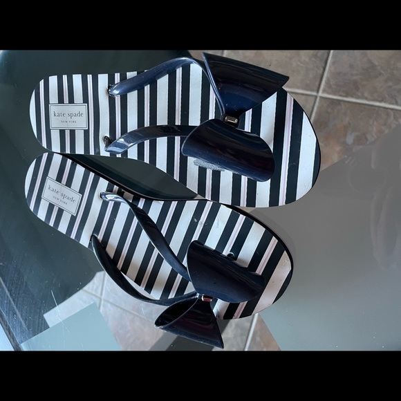 Kate Spade Flipflop - Picture 2 of 3